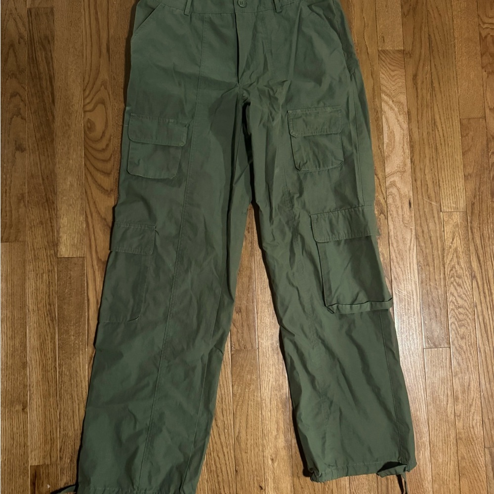 Green cargo pants
